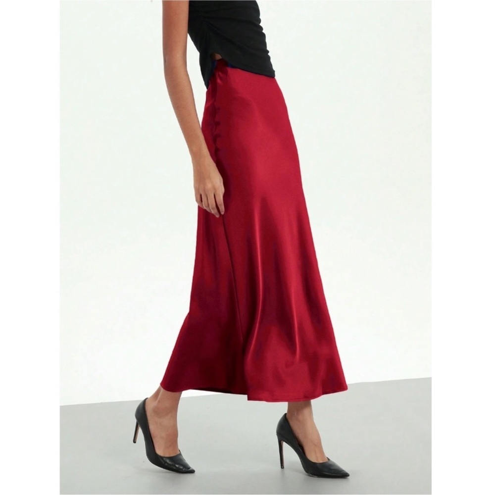 Satin Chic midi skirt in Dark Purple - Picture 11 of 16